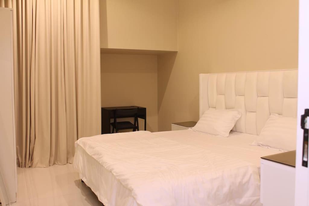 Apartment راقية بصالة وغرفة نوم ومطبخ